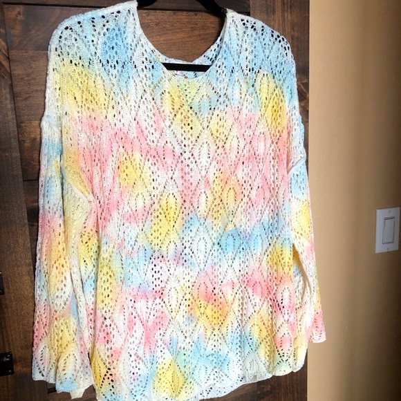 Crochet sweater by Lisa Robertson - Picture 1 of 6